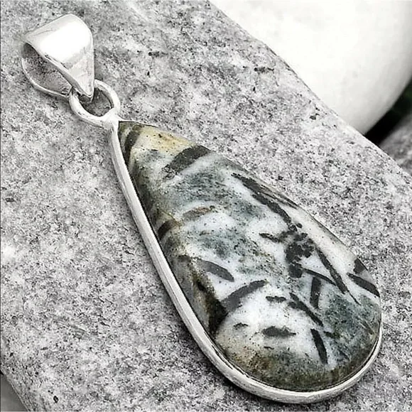 Natural Hornblende stone Sterling silver pendant - Picture 7 of 8